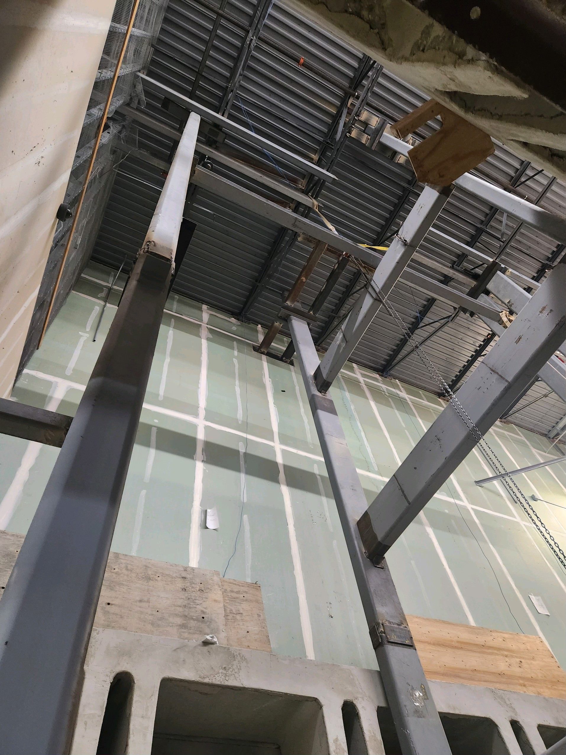 Target Oxnard elevator steel install 02 Steel elevator installation Target Oxnard