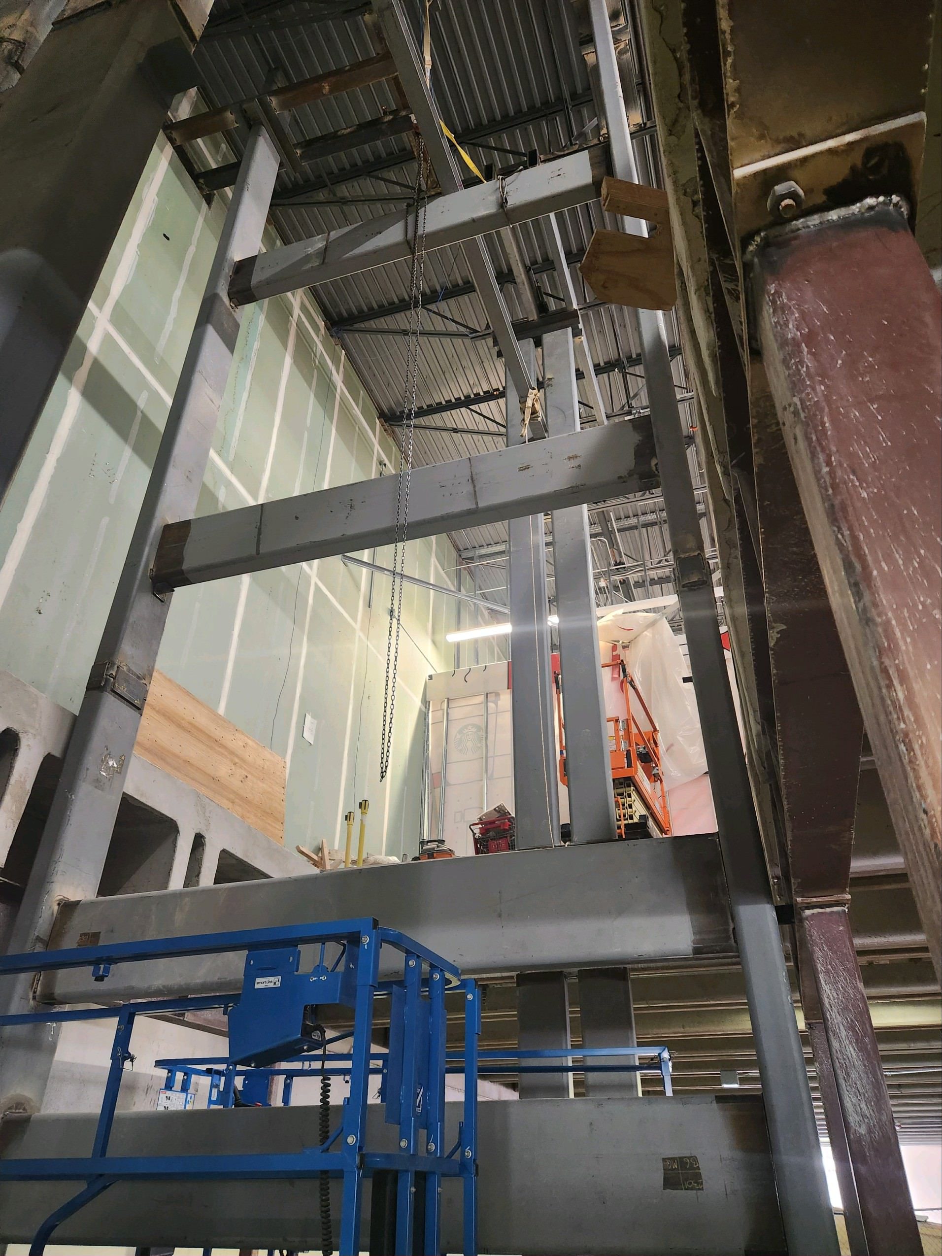 Target Oxnard elevator steel install 03 Steel elevator installation Target Oxnard Beams